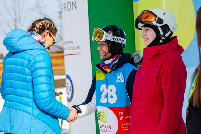 Studenci PŁ na Integracyjnych Mistrzostwach Polski w narciarstwie alpejskim i snowboardzie, fot. Wiktor Bubniak, Agencja FIVE