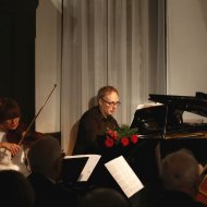 Monika Osmolińska - skrzypce, Arkadiusz Płaziuk - wiolonczela, Arkadiusz Tokarski - fortepian