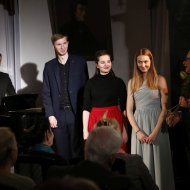 Kaya Kotarska - skrzypce, Małgorzata Miszkiewicz - sopran, Jan Szurgot - bas, Andrzej Zawadzki - fortepian