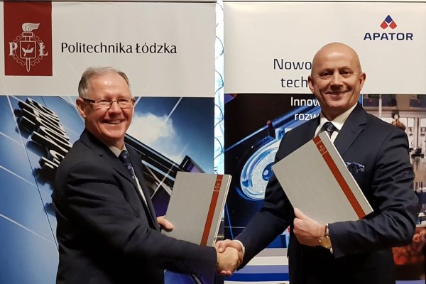 Od lewej, prof. Sławomir Wiak - rektor PŁ oraz Mirosław Klepacki - prezes Zarządu Apator S.A. Fot. Jacek Szabela