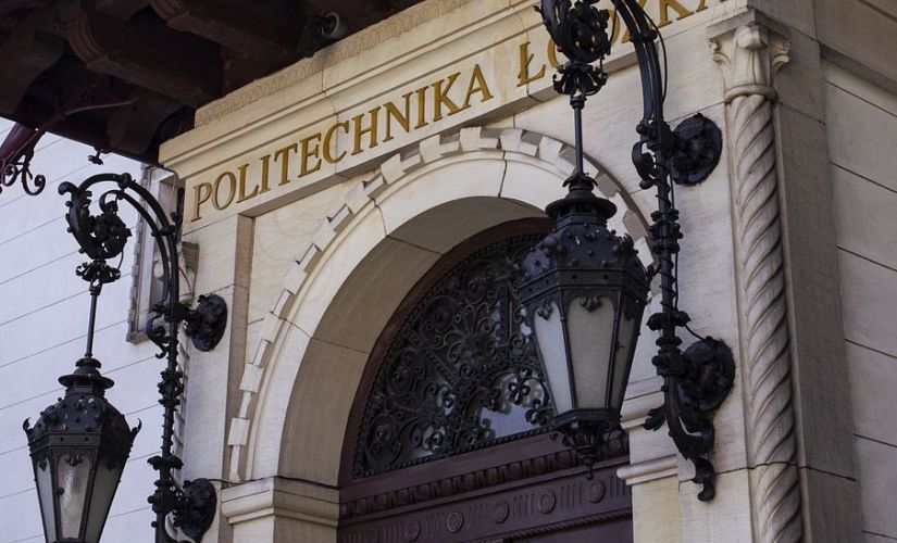 Wejście do budynku rektoratu Politechniki Łódzkiej