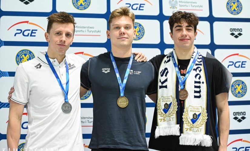 Marcel Wągrowski (w środku) złoty medalista na MP w pływaniu w Bygdoszczy, fot. arch. Centrum Sportu