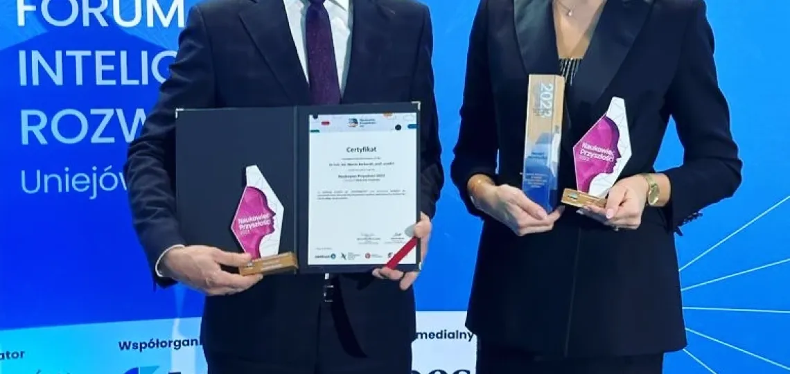  dr Aleksandra Ziemińska- Stolarska i dr hab. inż. Marcin Barburski z PŁ z nagrodą Naukowiec Przyszłości, fot. arch. 