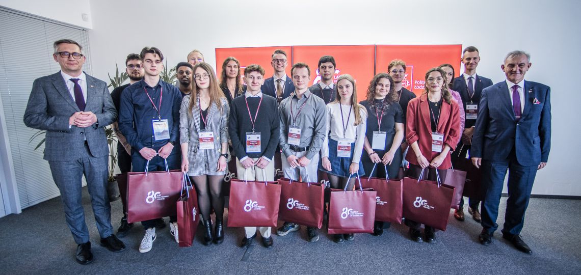 Studenci - mentees bioraćy udział w programie i władze uczelni, fot. Marcin Szmidt