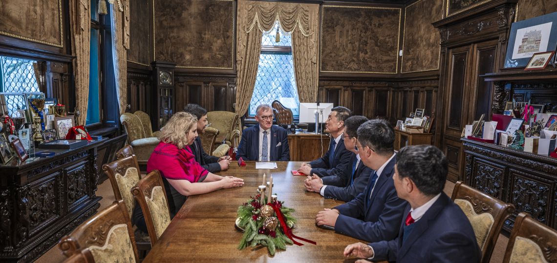 Spotkanie w rektoracie z chińską delegacją