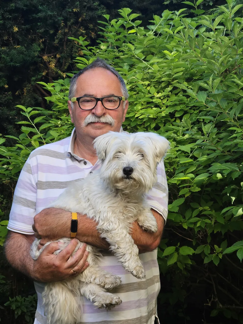 Prof. Tomasz Kapitaniak z ukochanym psem Fuma
