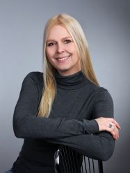 zdjęcie portretowe: dr hab. Katarzyna Szymańska-Dębowska