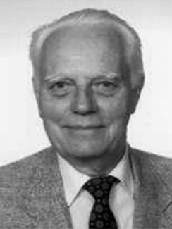 Czarno-białe zdjęcie portretowe: prof. dr hab. inż. Janusz Turowski