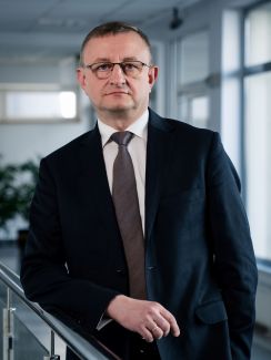 prof. Jacek Kucharski - zdjęcie portretowe