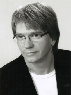 Zdjęcie portretowe: prof. Jarosław Jędrysiak
