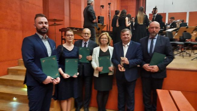 Interdyscyplinarny zespół naukowców z PŁ i UŁ nagrodzony w kategorii Technik