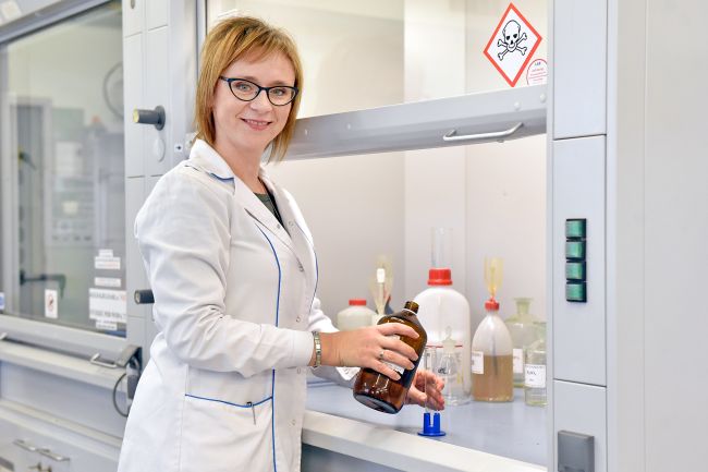 dr inż. Katarzyna Grzelak-Błaszczyk w laboratorium