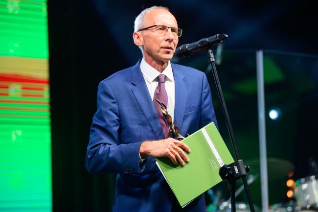 prof. Paweł Strumiłło, podczas odbierania nagrody Złote Laury dla PŁ, fot. Sebastian Szwajkowski, Radio Łódź