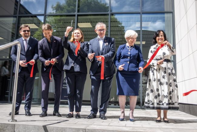 Otarcie części dydaktyczno-laboratoryjnej Alchemium