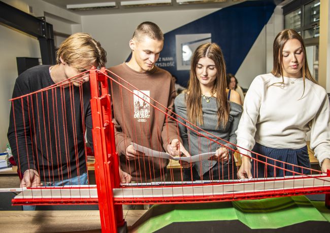 Pracowania projektowania konstrukcji stalowych 