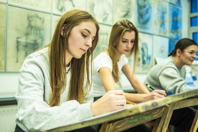 Pracownie rysunku odręcznego i malarstwa