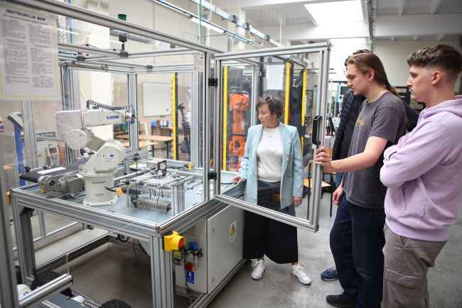 Laboratorium robotyki