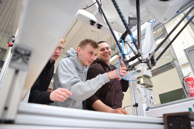 Laboratorium robotyki