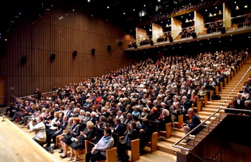 Pełna widownia podczas koncertu w Filharmonii Łódzkiej.