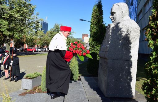 Tradycyjny moment uroczystości inauguracyjnych_październik 2020