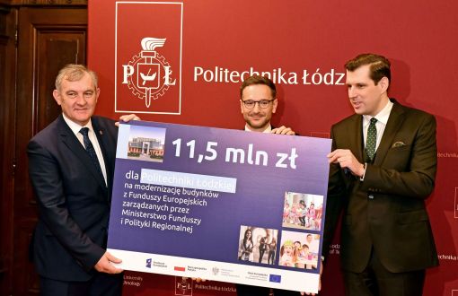 Czek na 11,5 mln zł przekazał wiceminister Waldemar Buda i wojewoda Tobiasz Bocheński, rektorowi PŁ prof. Krzysztofowi  Jóźwikowi.