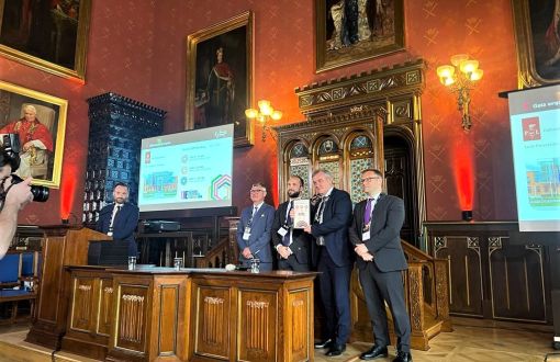 Prof. Krzysztof Jóźwik, podczas wręczenia dyplomu na UJ.