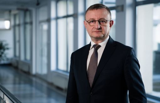 Zdjęcie portretowe: prof. Jacek Kucharski z PŁ, fot. Adam Sosin