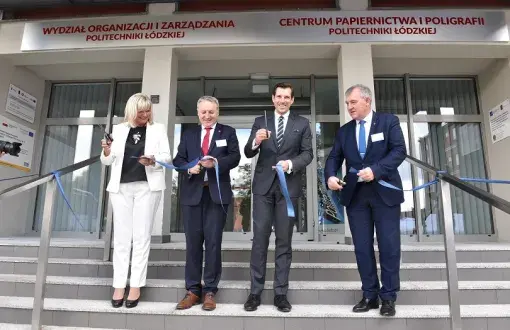od lewej: dziekan prof. Agnieszka Zakrzewska-Bielawska, Andrzej Górczyński, członek Zarządu Województwa Łódzkiego, wojewoda Tobiasz Bocheński i rektor prof. Krzysztof Jóźwik