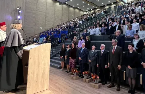 The inauguration of the IFE had a unique character related to its 30th anniversary