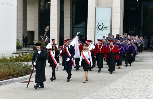 Kolorowy pochód Senatu PŁ, fot. Jacek Szabela