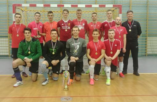 Zawodnicy zwycięskiego zespołu PŁ w futsalu mężczyzn