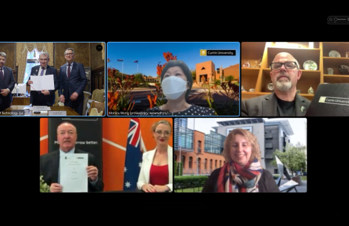 Screen z podpisania umowy online między PŁ i Curtin University w Perth