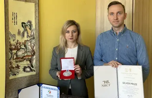 dr hab. inż. Anna Marzec, prof. PŁ i dr inż. Bolesław Szadkowski