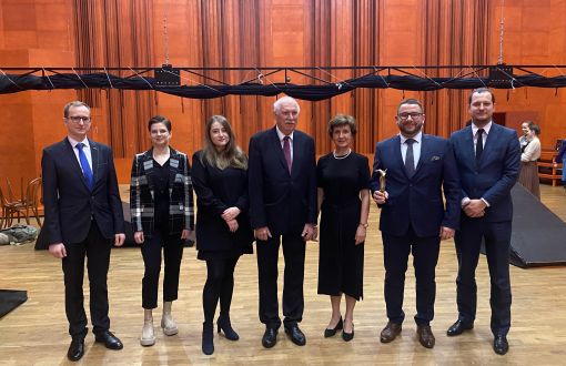 Representatives of the awarded team, incl. from the right dr hab. inż. Adam Wojciechowski, TUL professor (with the statuette) and  dr inż. Jarosław Andrzejczak
