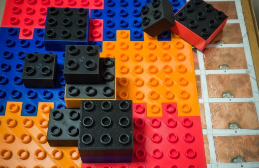 The system is able to recognize objects that are not marked in any way