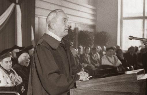Prof. Osman Achmatowicz podczas otrzymania tytułu honorowego dr. h.c. PŁ, maj 1960, fot. arch.. Muzeum PŁ