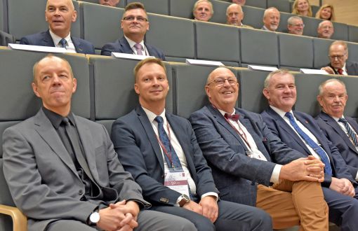 From left: Dean Prof. Tomasz Kubiak, Director Prof. Łukasz Kaczmarek, Prof. Piotr Kula, Rector Prof. Krzysztof Jóźwik and Prof. Zbigniew Gawroński