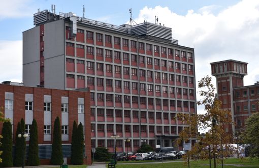 Budynek, w którym siedzibę ma Wydział Organizacji i Zarządzania