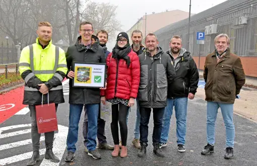 Osoby biorące udział w odbiorze remontu  ul. Skorupki, fot. Jacek Szabela