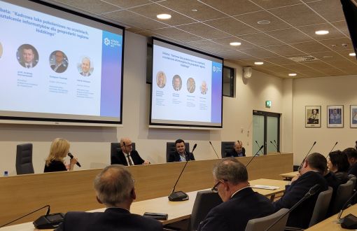 The discussion, facilitated by dr Dominika Kaczorowska-Spychalska (the University of Lodz), included the following panelists: prof. Andrzej Romanowski (Lodz University of Technology), Grzegorz Trzciński (Eviden GDC) and Marek Walczak (HARMAN Connected Services), fot: Anna Dąbrowska-Wosiak