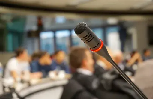 Grafika do konferencji na PŁ o podwójnych dyplomach