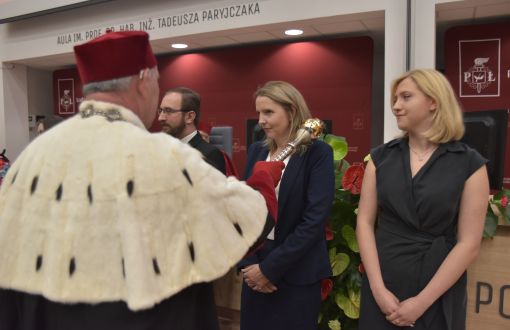 dr Monika Witkowska podczas uroczystości wręczenia dyplomu (15.05), fot Tomasz Wochna