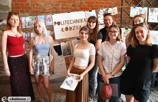 Studentki architektury PŁ na wystawie prac w Bramie Grudziąckiej, fot. arch. organizatora
