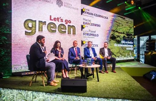 Professor Strumiłło (third from right) took part in the discussion panel  on ‘ESG: towards sustainable development’ 