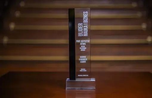 The "Lider 2024 Nauka i Biznes" statuette 